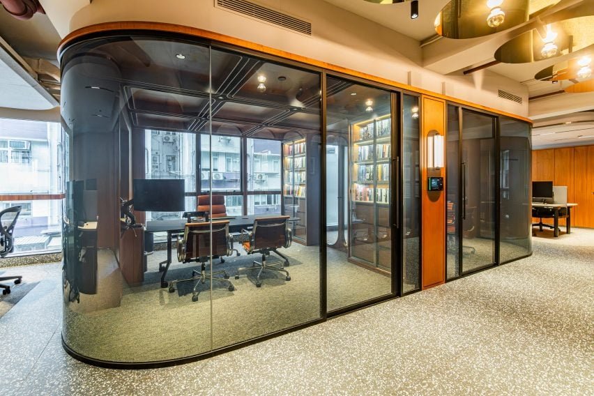 The meeting room has single glazed glass partitions and doors supplied by JEB Group.