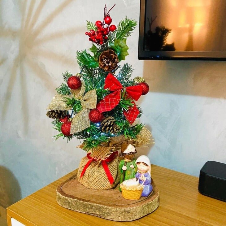 Ideias encantadoras para decorar árvores de Natal pequenas