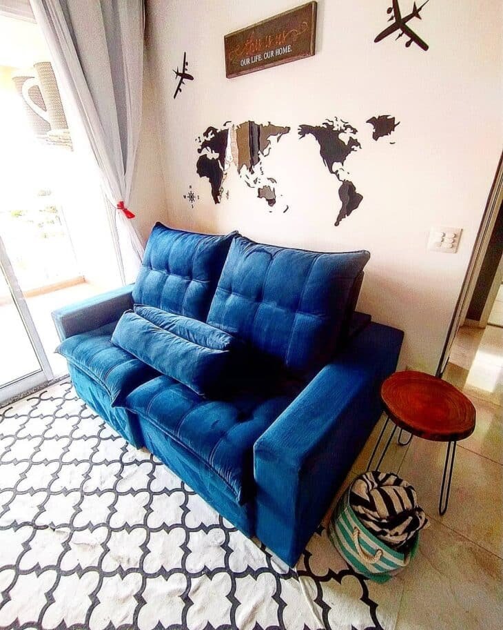 Inspirações de Sofás Azul Marinho para sua Decoração